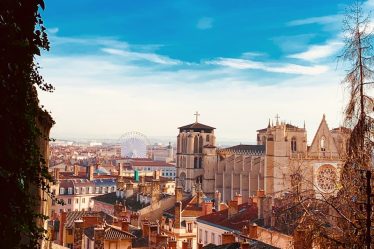 cool roof Lyon : réduire la facture énergétique de vos bâtiments