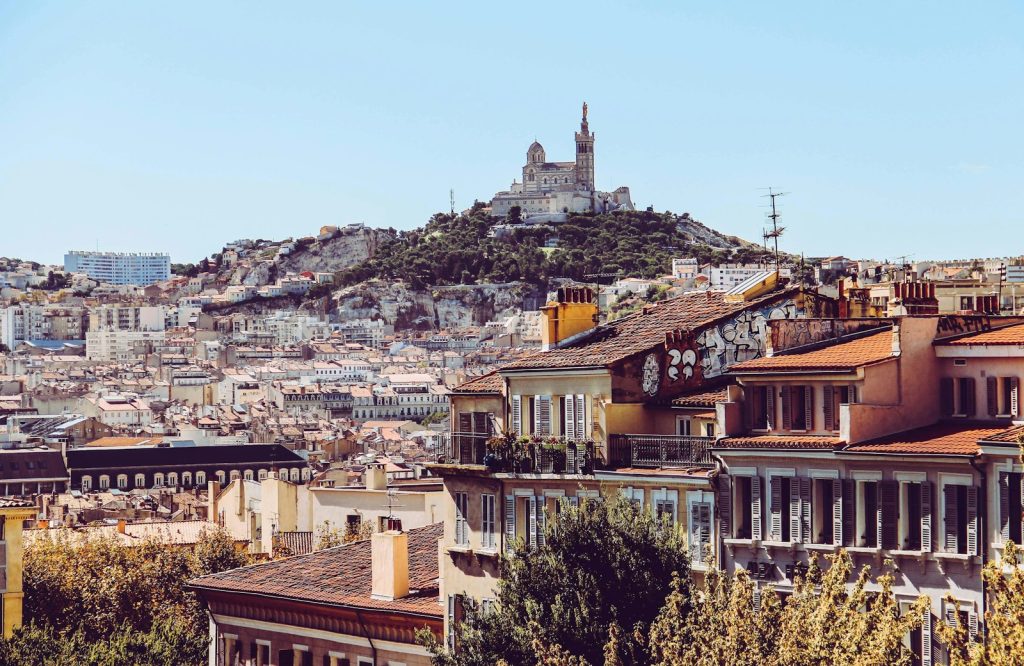 cool roof Marseille : une initiative adaptée aux températures méditerranéennes